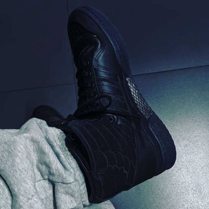 ライニングの素材、着脱可能タイプのベルトと気に入らない点もあ