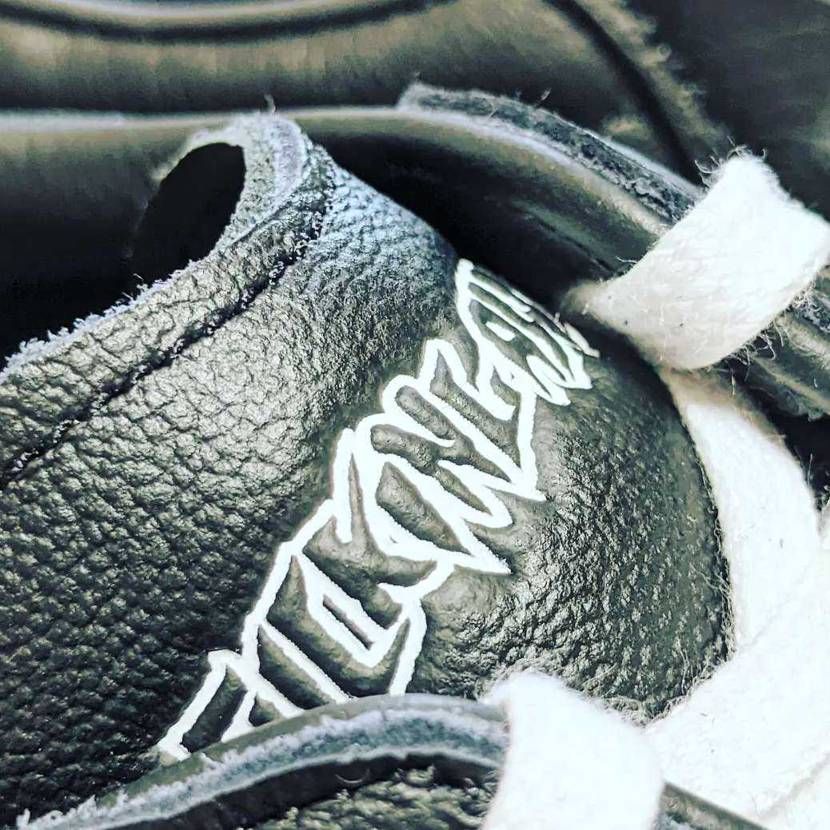 😎😎😎
前回のDILLに続きしっかりレザーライニング。加え