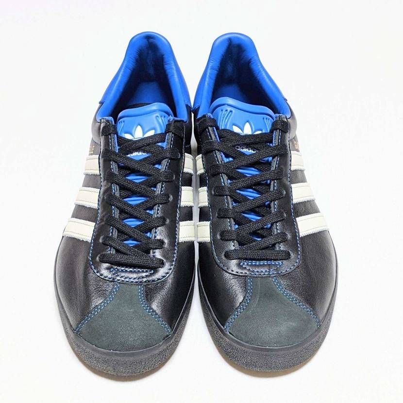 atmos主催のadidas conで先行購入！
つくりの