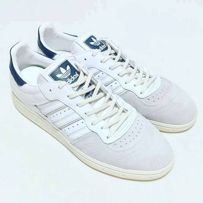 レ・ビュ

KITH 'KITH CLASSICS' HANDBALL TO