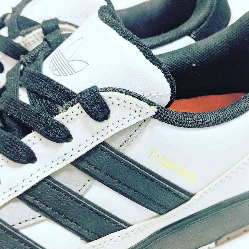 れびゅ⑨

TYSHAWN Ⅱ

初代は、バッシュを