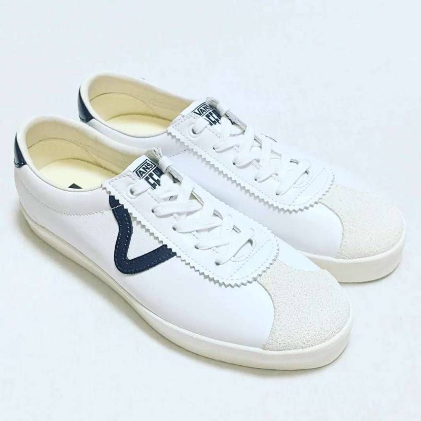 れびゅ

SPORT 73

ミニマルかつクラシカルなデザインと、つくり