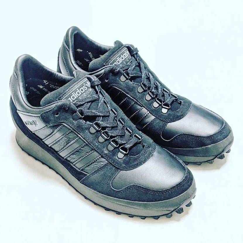 れびゅ

HIAVEN SPZL

もう1つ、オールブラックのSPZLを
