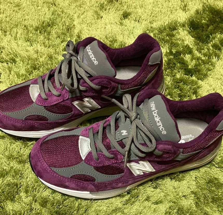 NB992BA購入したんだけどシューレースのホワイトが
予