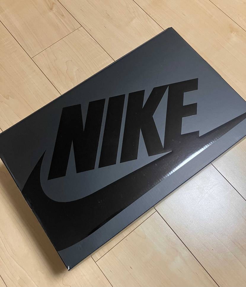 ランニングカテゴリーなので
いつものオレンジ箱か赤箱かと思ったら、
箱までオ