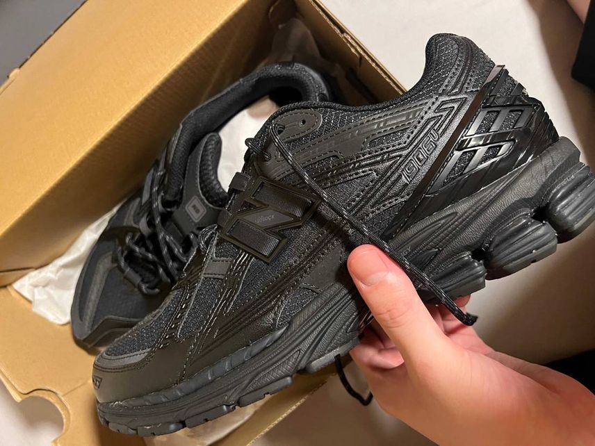 ZOZO届きましたがめちゃくちゃかっこいいですね…
異素材のオールブラックまじ