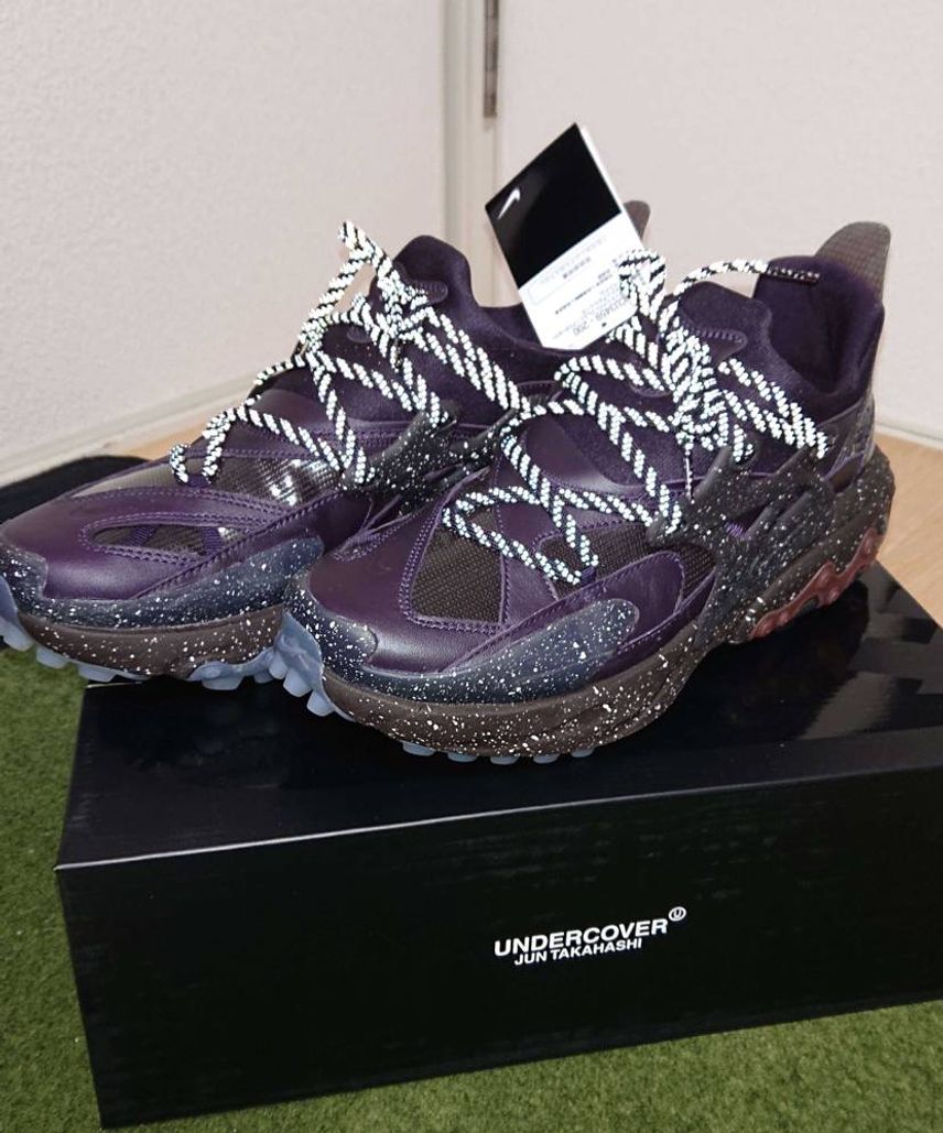 グッと我慢して待ち続けたセールで遂にゲット。
UNDERCOVER×リアクトプレ