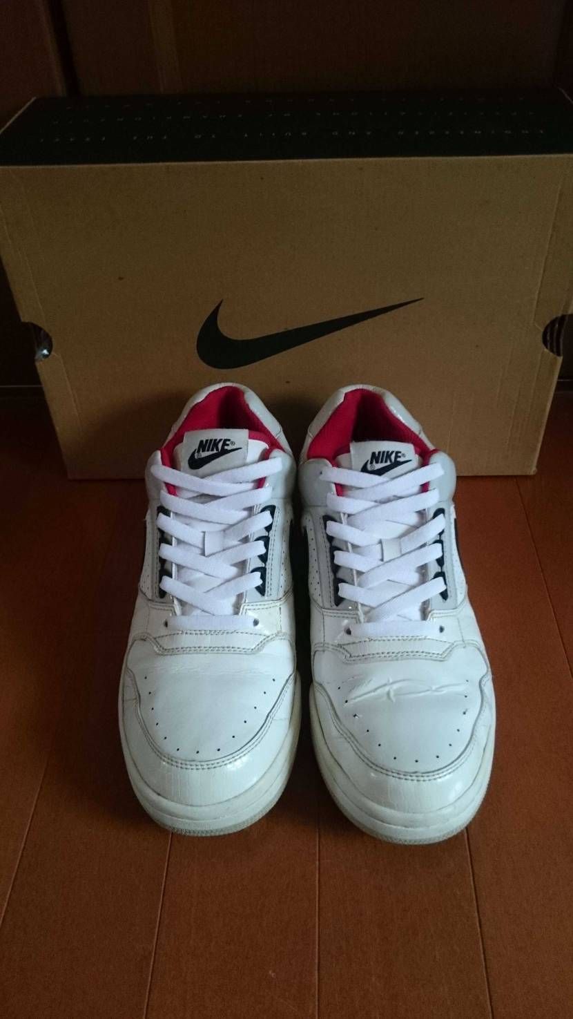 こんちわ♪
今回は我が家に眠ってた、とあるスニーカーを最近引