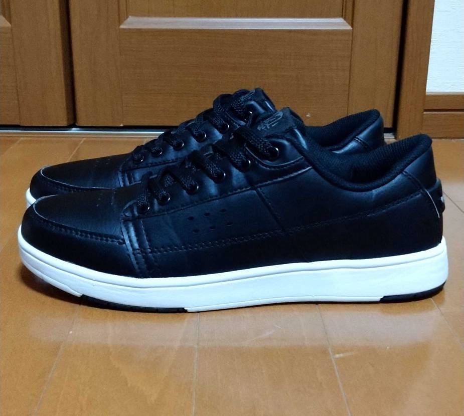 こんちわ。
今回は仕事用にNew kicksを2週間前に購入したのでご紹介しよう