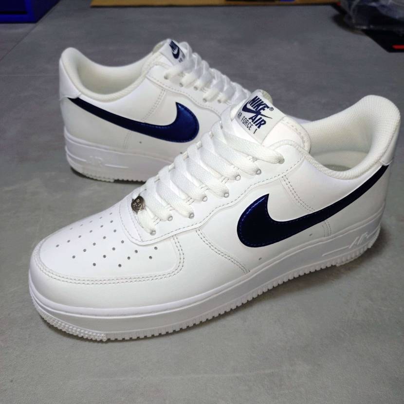 こんちわ。
今年に入ってまだ一足も購入してなかったんですが、久々に欲しい一足が