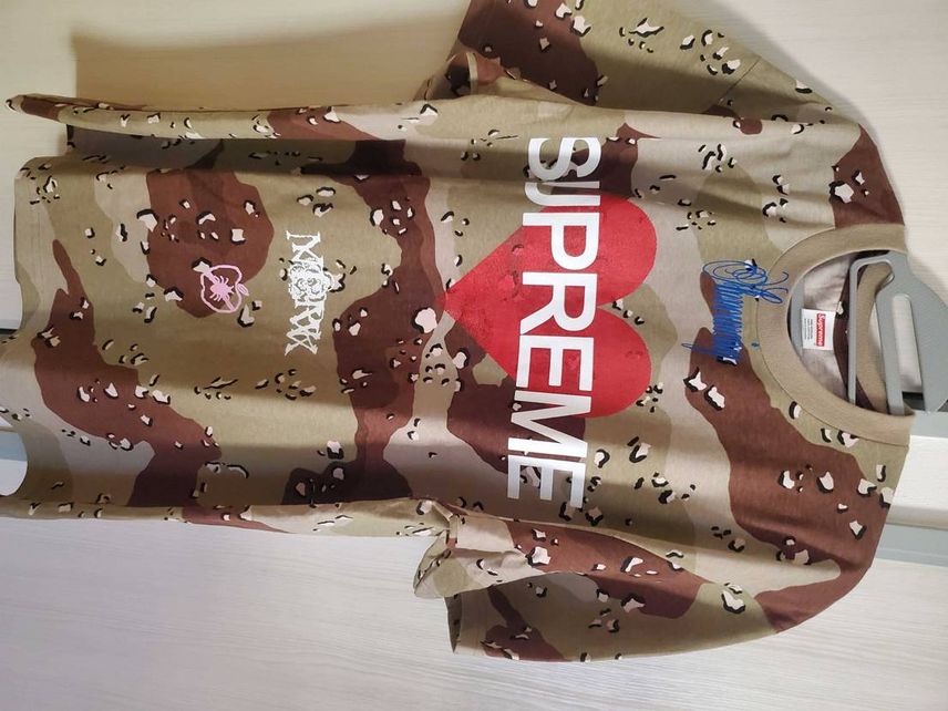 Supreme Announcing Tee Camo
サイズXL
来たけど