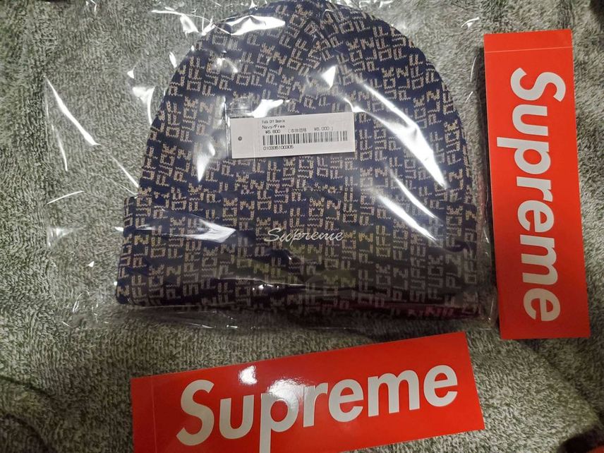昨日Supremeから届いた
Supreme Fuck Off Beanie