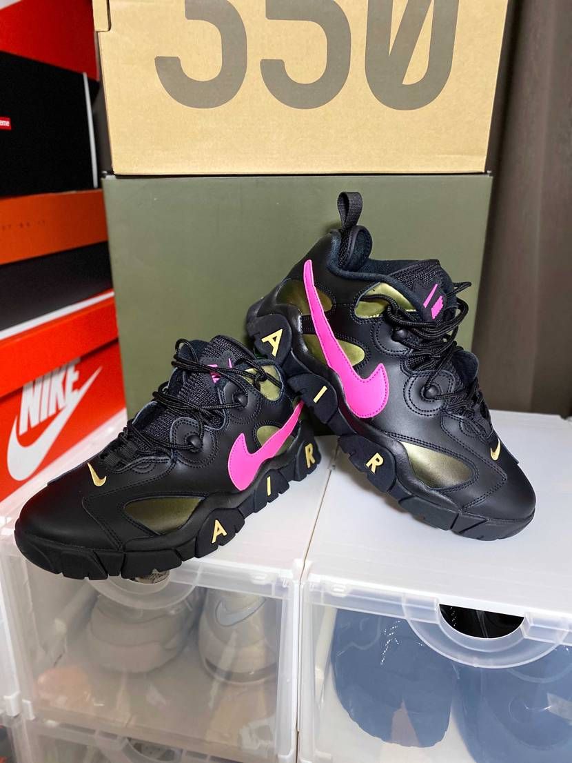 stockXからのお届けです。
LOWは初めて買いましたがなかなかのデザインで