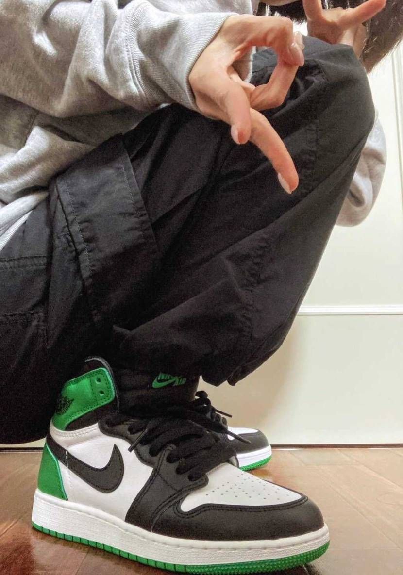 やっと届いた〜💚💚
レースは悩んだけど黒にしよかな♥
お出掛けするの楽しみ⸜