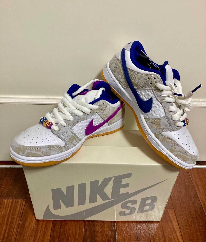 どーーーーーしても欲しくてオファーかけてた👟が
届きました🎁✨

相場より