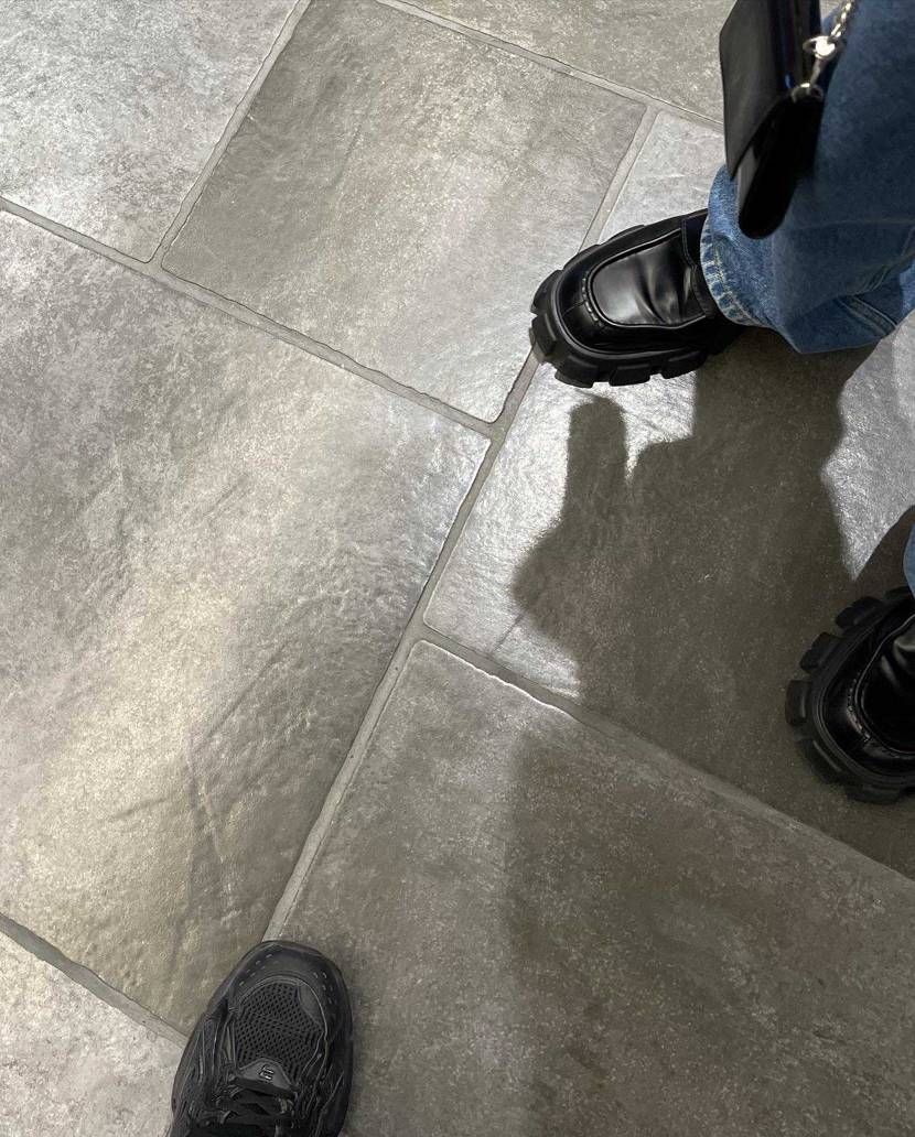 スニーカーも良いけどたまにはローファーも！