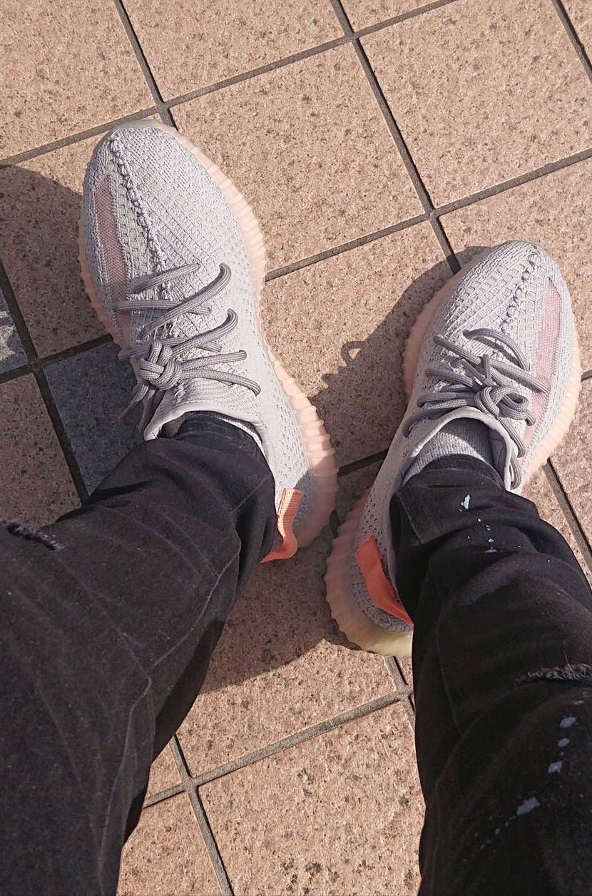 久々のYEEZY350。
やっぱ軽くてふかふかの履き心地！