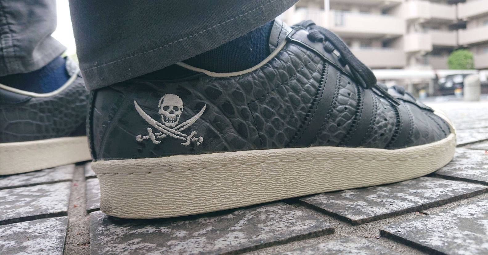 無性に履きたくなる時があります。
結構古いモデルなので履き心地ほいまいちですけど