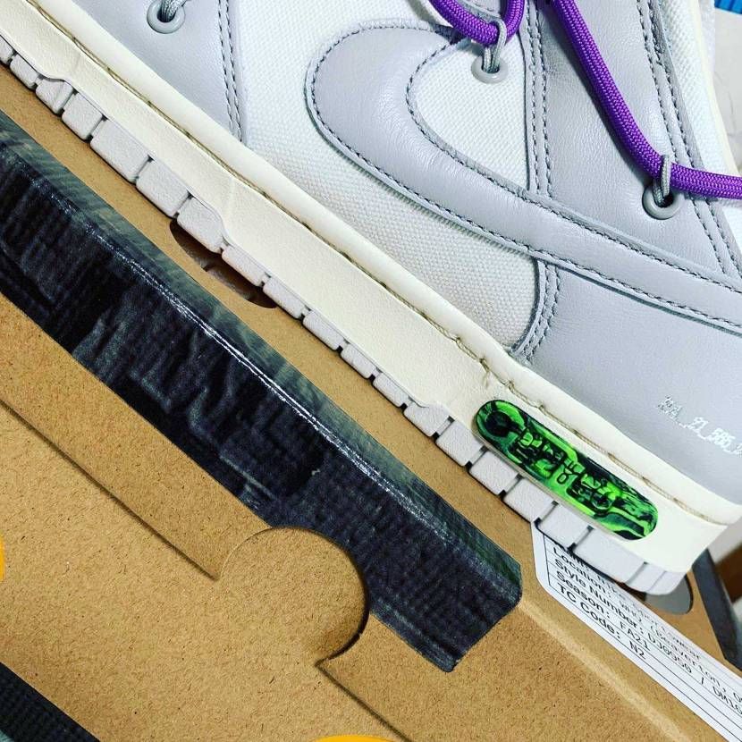 最高に嬉しい
飾るか，履くか迷ってまう