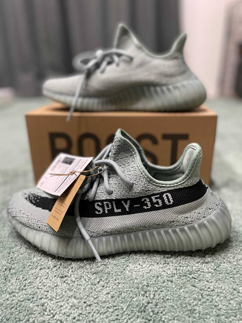 初めてYeezyの抽選して当たった😍
これがまさかの最初で最後のyeezyにな