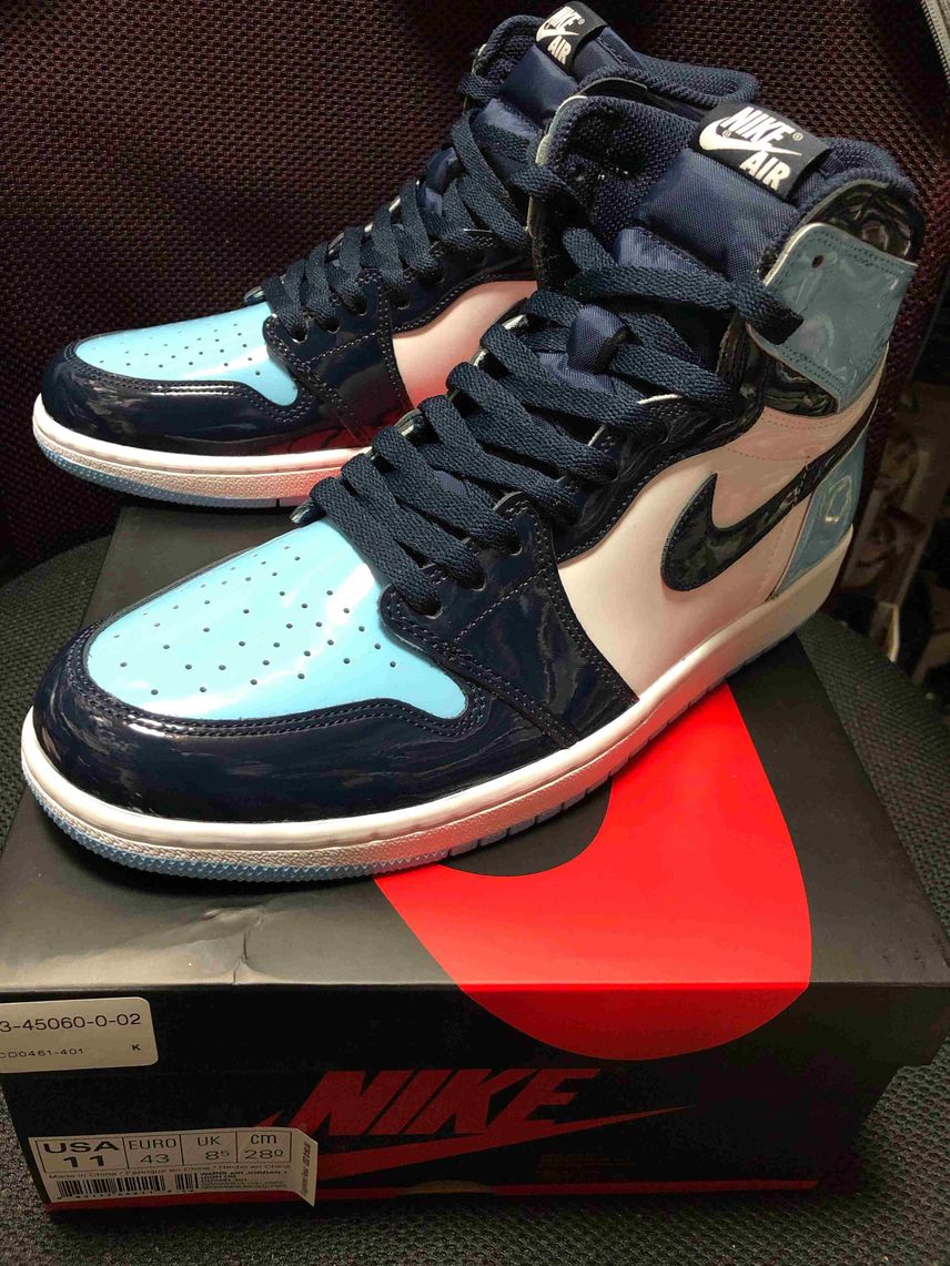 Footactionにて手動で買えたのがようやく届きました。
パテントのレザーが