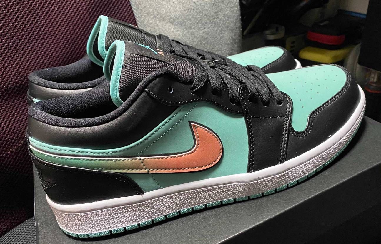 ティファニーっぽいAJ1LOW届きましたよ。
Solebo