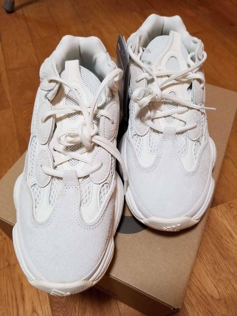 昨日、adidas online で購入した500、今日の夕方届いた。･･･早え