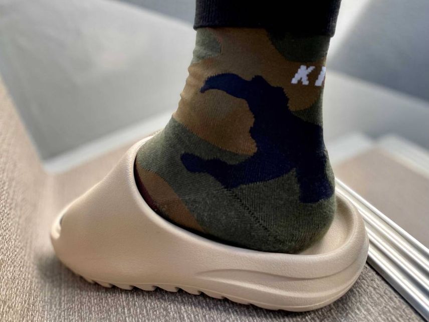 Yeezy Slide "Pure"(GW1934)、初履き。
定価¥9,
