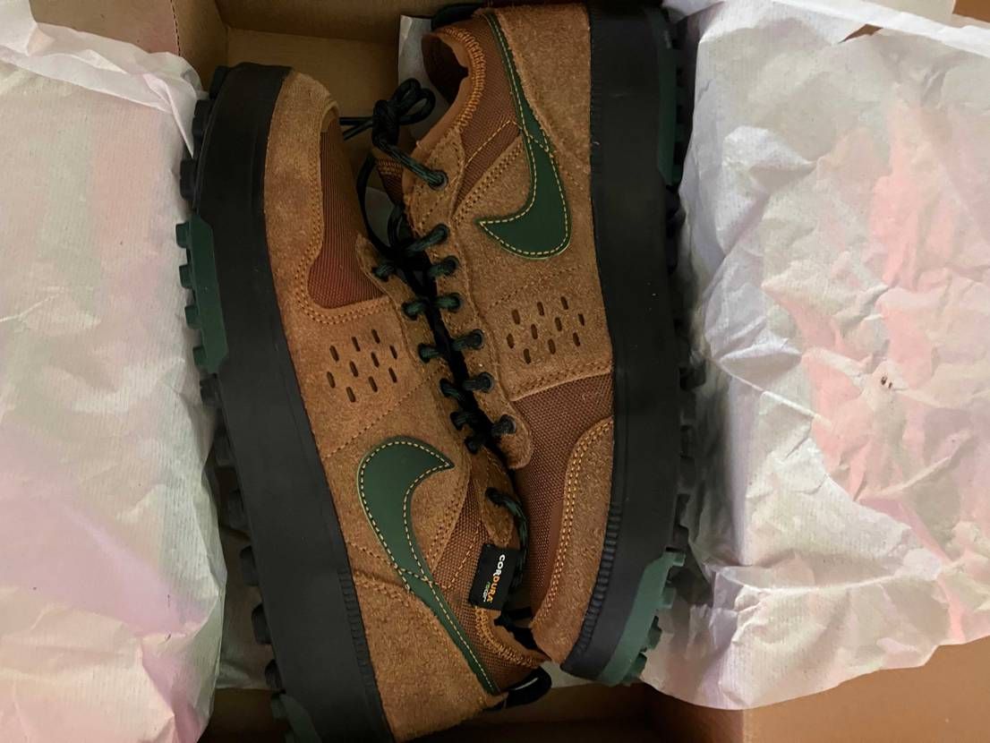 アメリカのNIKEショップで記念購入。
アプローチを思わせ