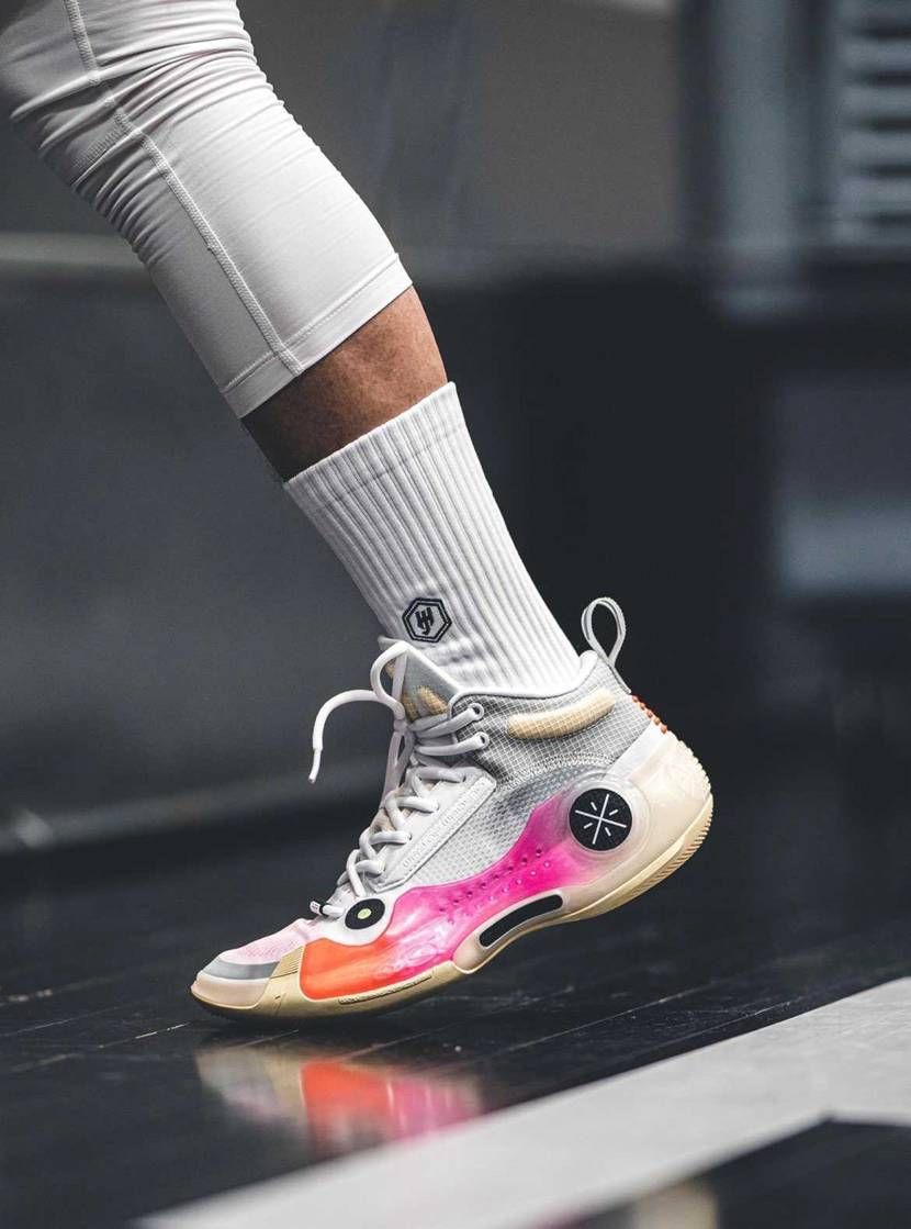 中国のLiNingです　ウェイオブ ウェイド10
ドウェイン　ウェイドの最新シ