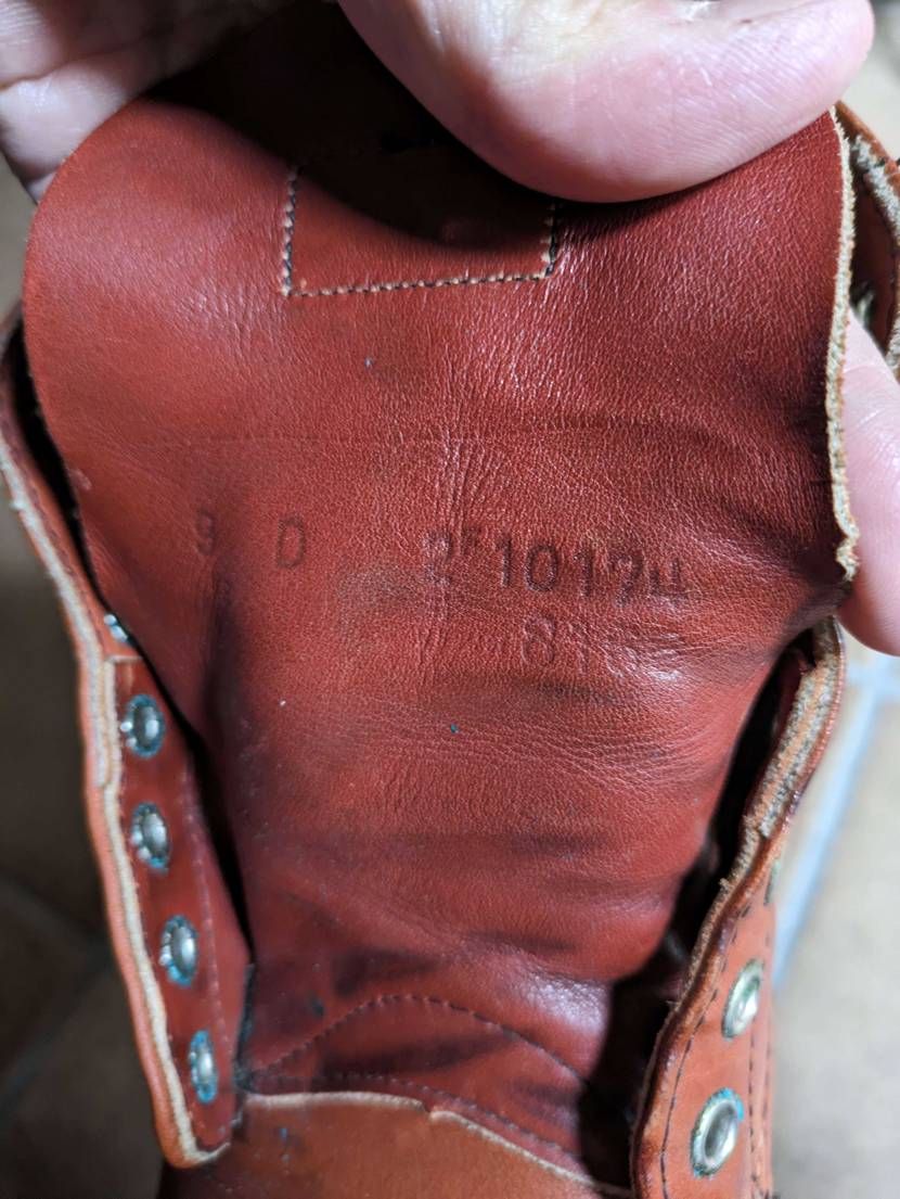 かなり昔に買った🟥🪽
寒い時期になると履きたくなるので久々