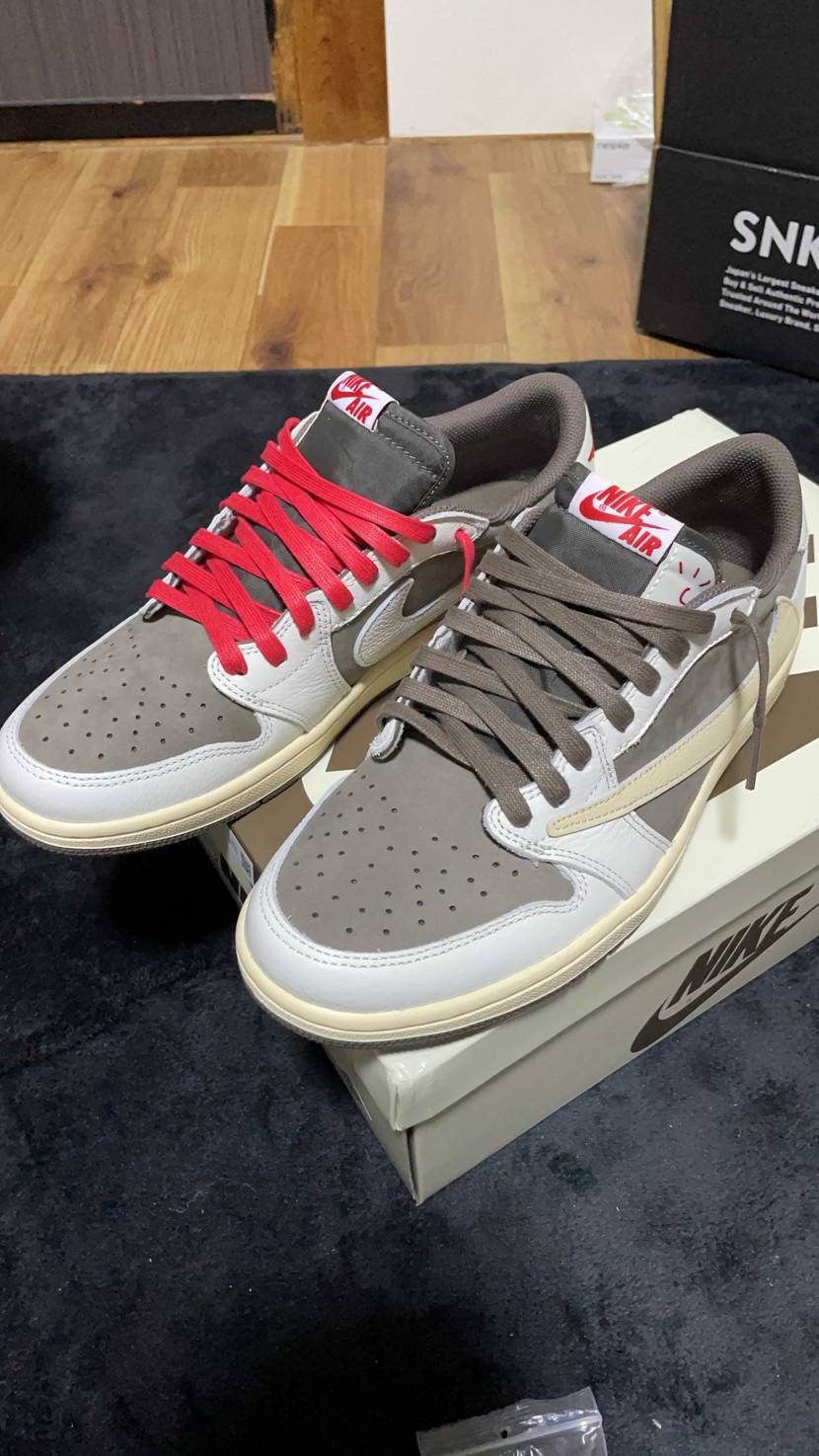 Travis Scott × Nike Air Jordan 1 Low OG 