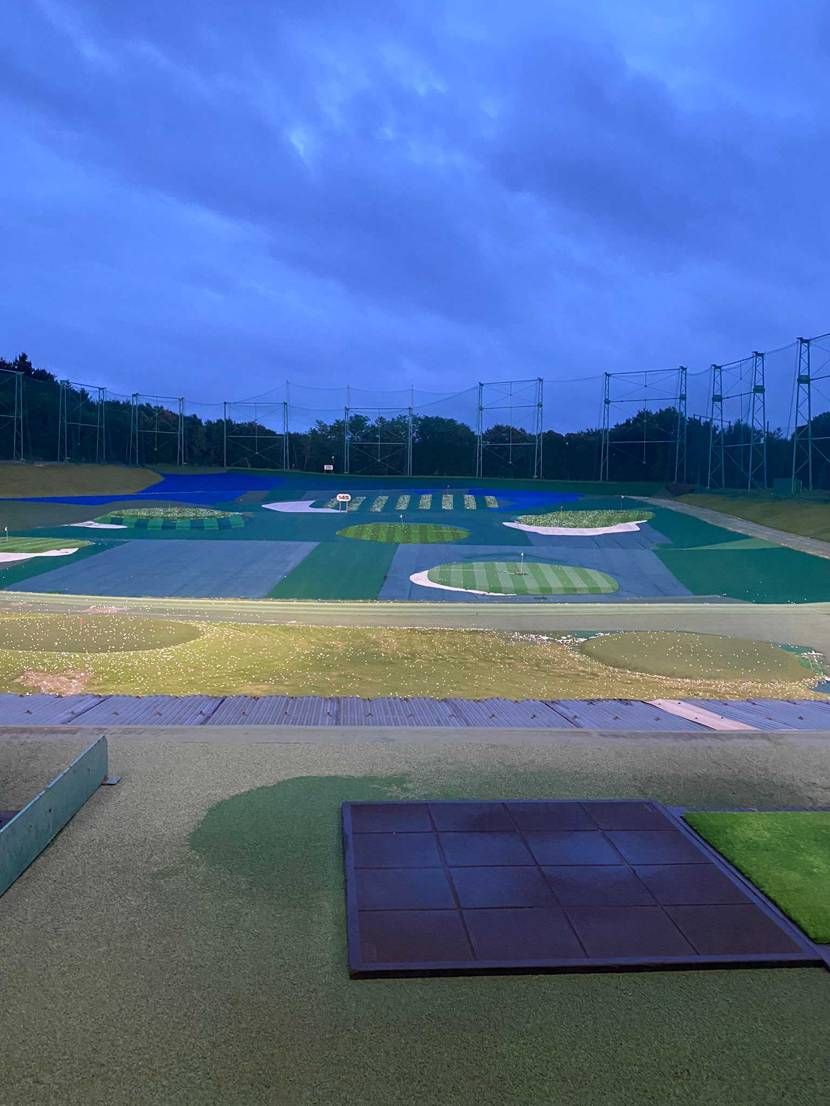 定時で上がったので運動不足解消の為打ちっ放しとか行く🏌️足元は一見ステルスですが