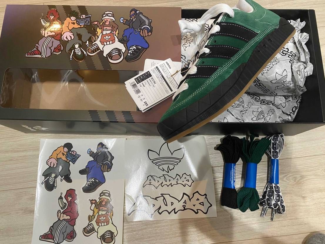 アディマ到着🧳
ありゃ、スペボに付属品多数🙌