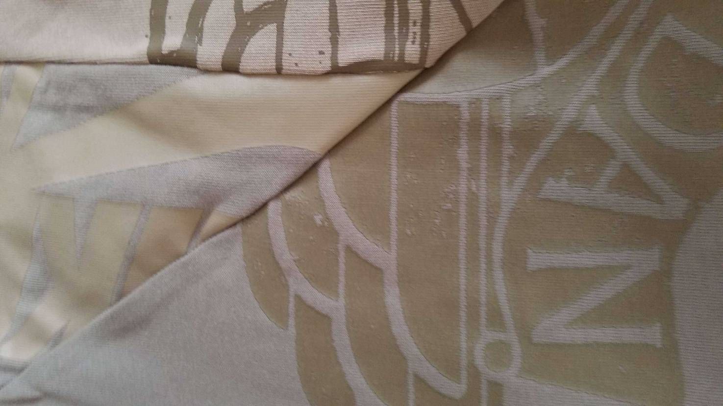 トラヴィスのTシャツをここで買ったんですけど
このTシャツの