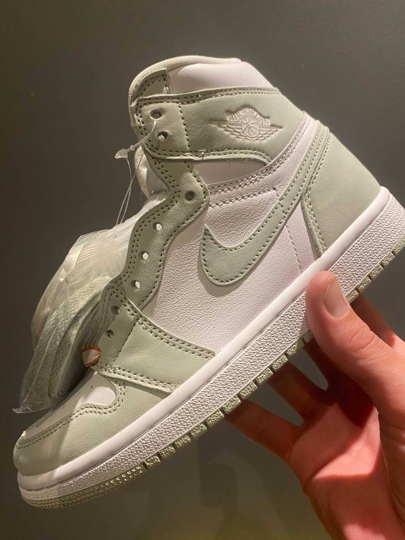 くすみグリーン？ニュアンスカラー？
色良すぎ✨
マイサイも逝っていいでしょう