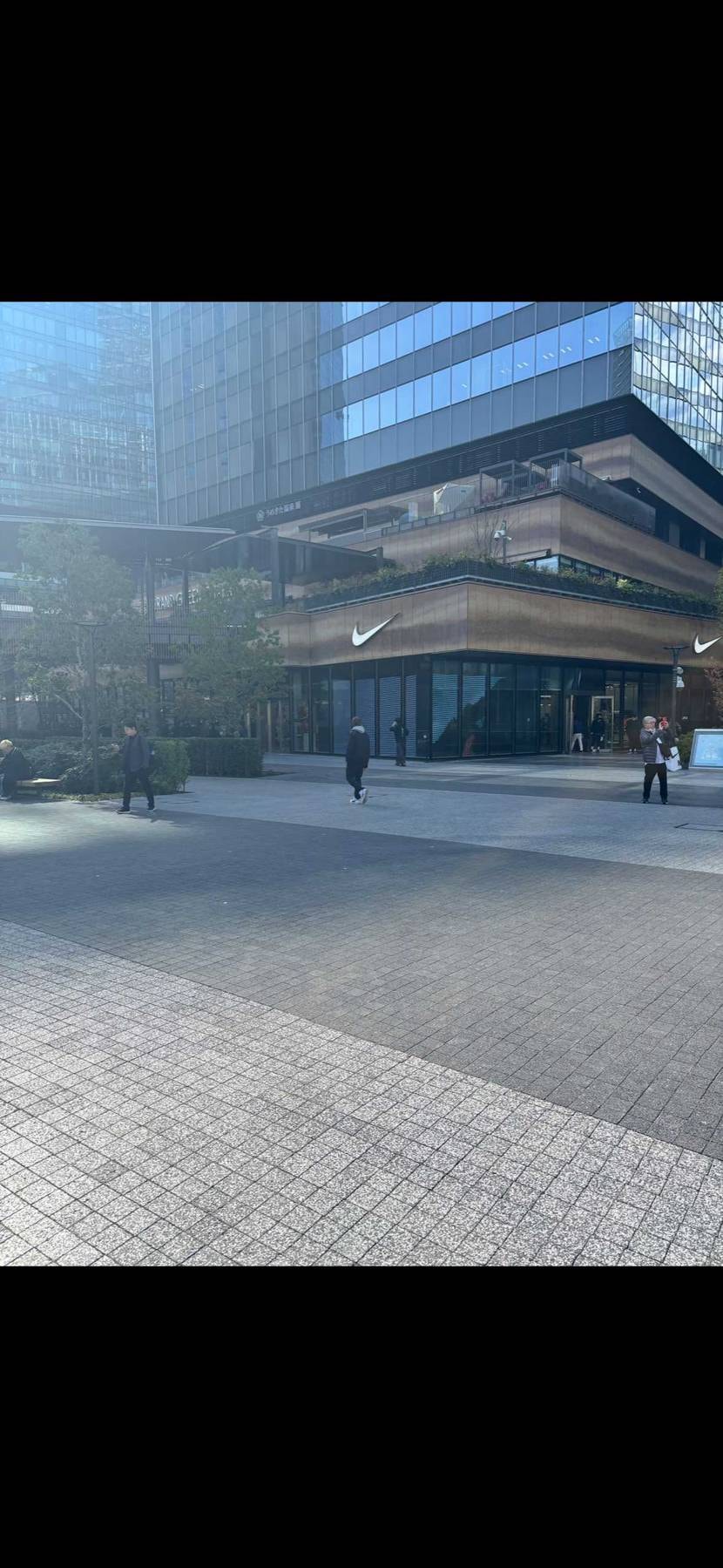 大阪はスニパスの受け取りで並んでるんですか？
👟