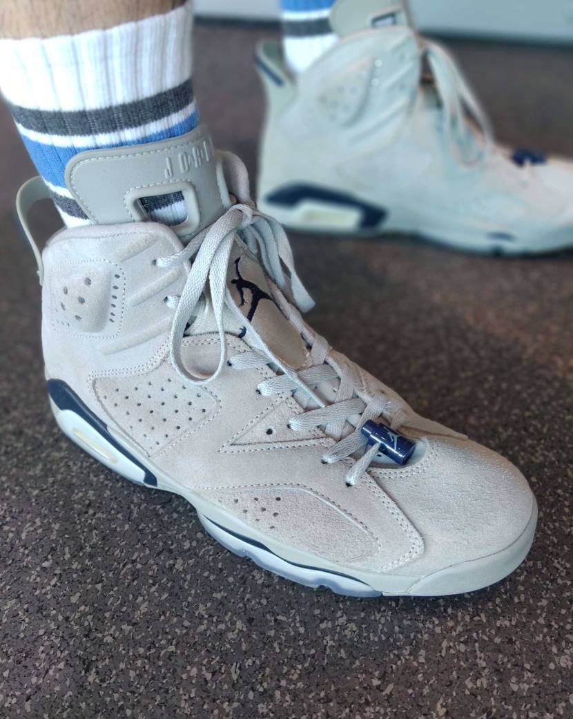 まだまだ暑いですが、秋の気配もあり。AJ6をジム履きしました👟
AJ6はヒー