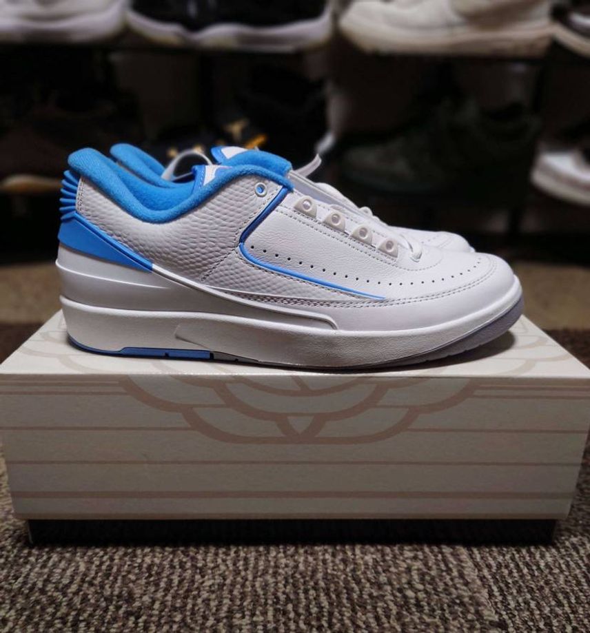 ブラックフライデー、AJ2のセメントグレーを買われている方が多そうですが、私はロ