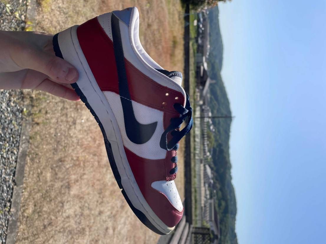 スニーカーヘッズのみなさん教えてください！このスニーカーって何年製の何モデルです