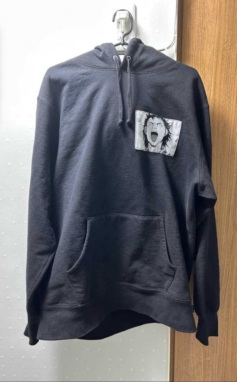 supreme akira パーカー
Lサイズ 中古欄出品中