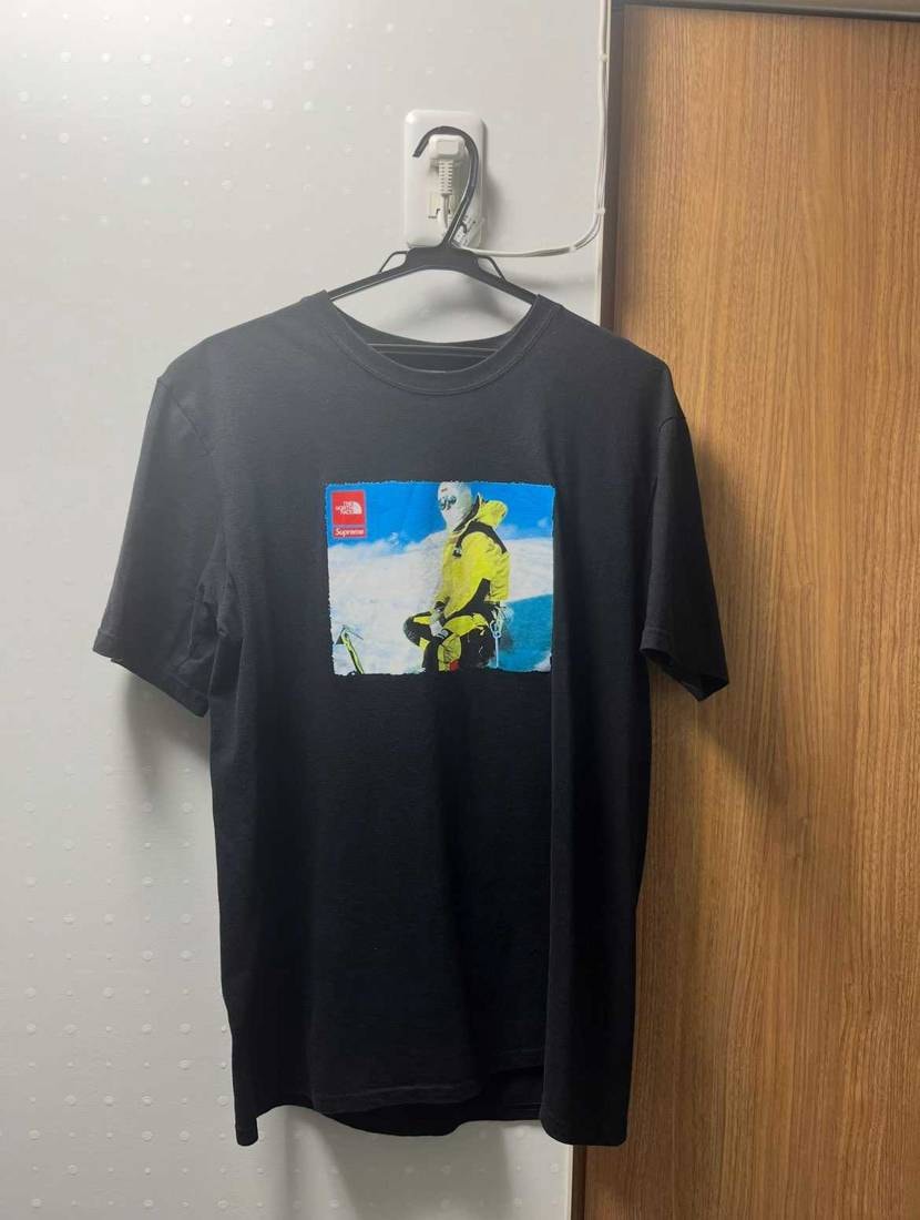supreme ノース フォト Tシャツ
Ｍサイズ　8,000円

中古欄