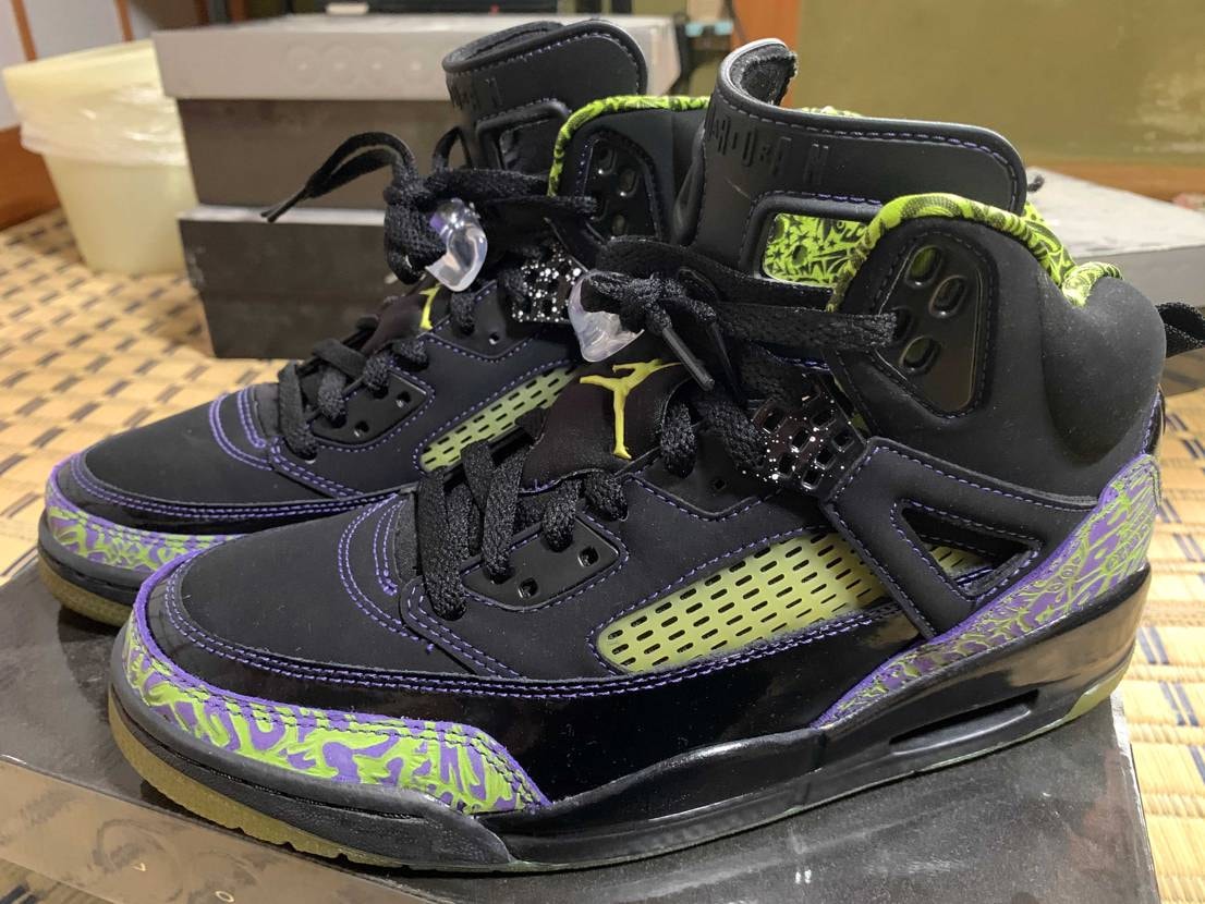 実家に眠ってたスニーカー

そろそろ履いてやらなきゃ