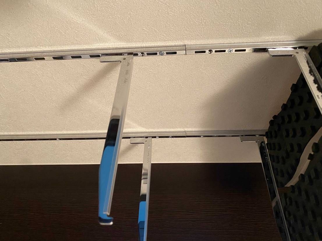 嫁のやっとの許可で最近友達と作ったスニーカー棚…
まだまだ