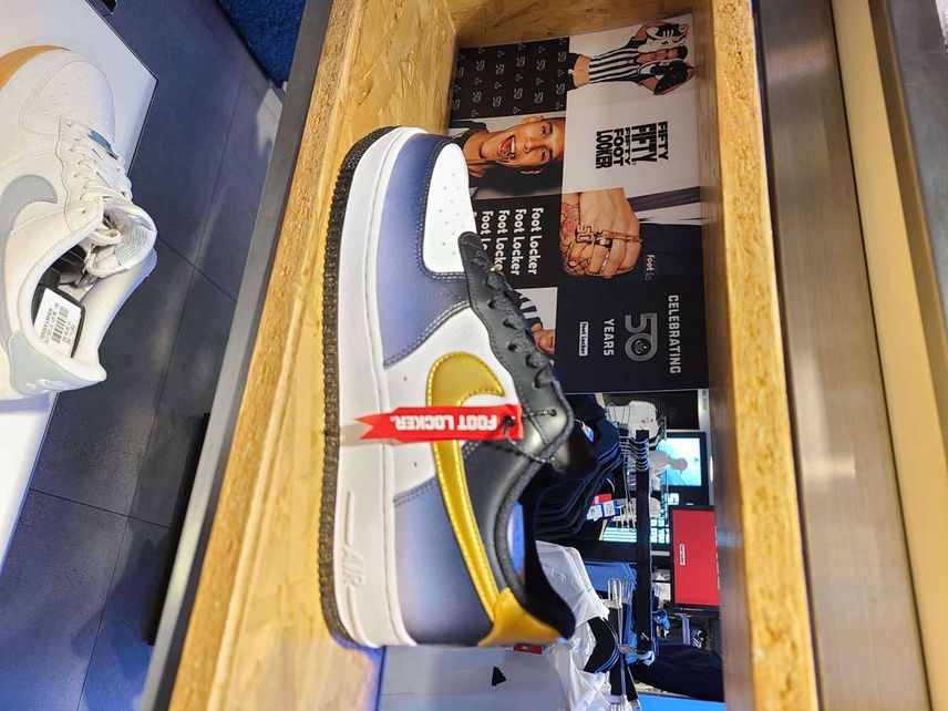 韓国フットロッカーで50周年モデルで販売されてました。かなりカッコよかった‼️配