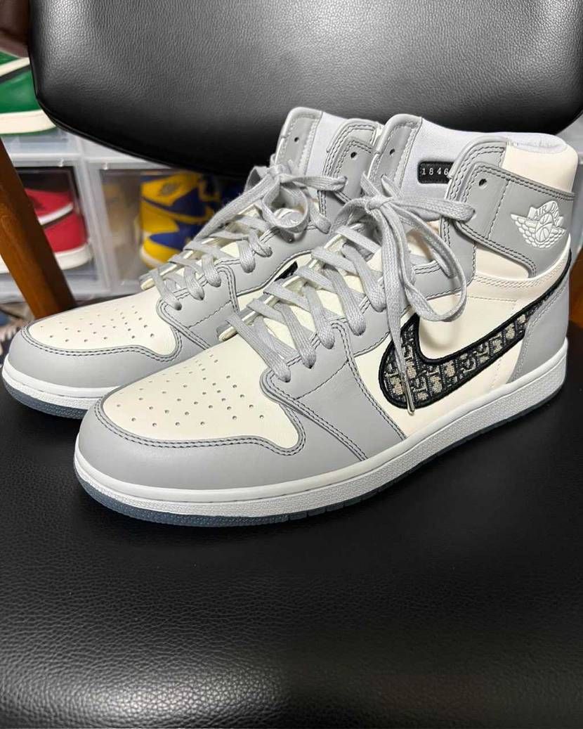 ついにいってしまいました😎

ジョーダン1のデザインをD