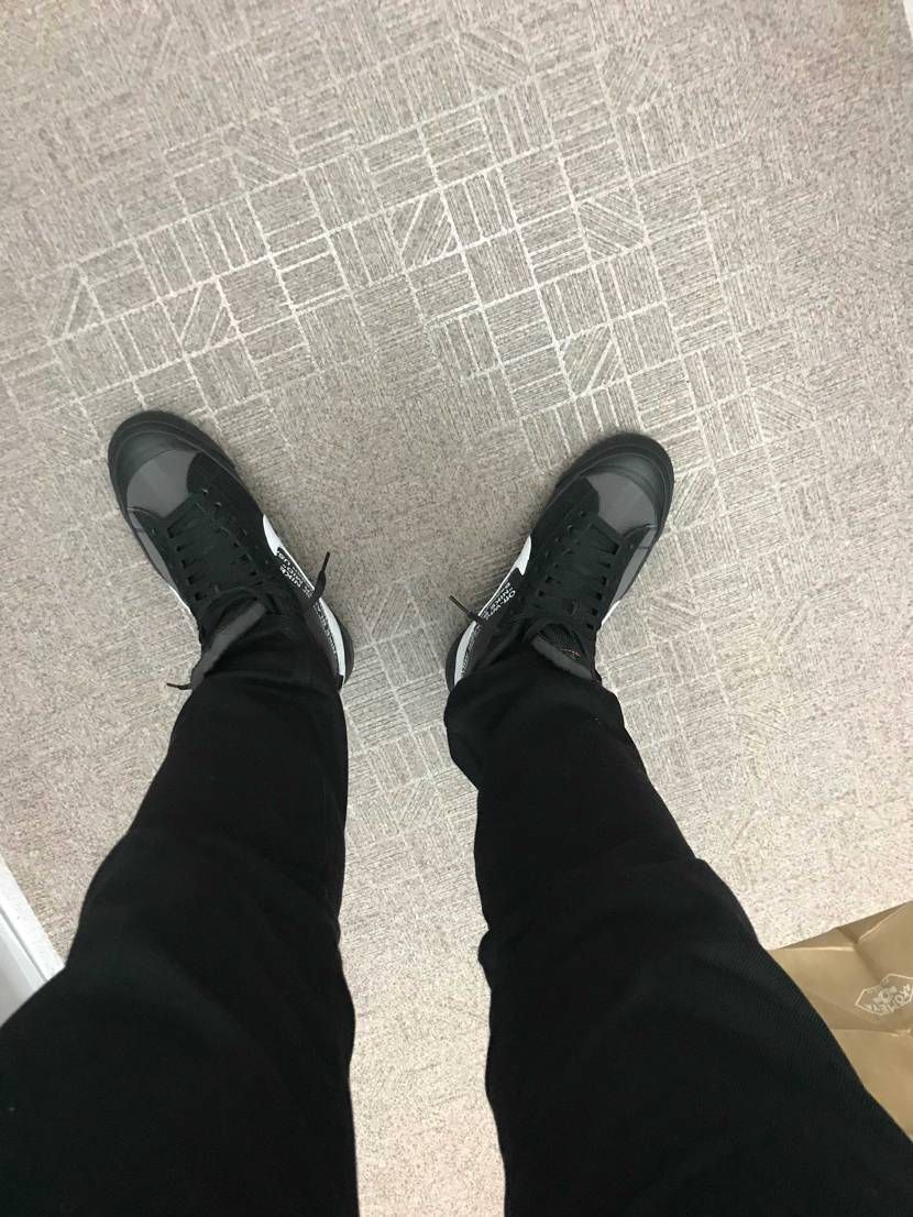 最近ブレザー履いてる人見ないなーと。