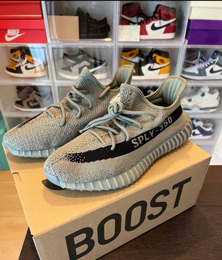 初YEEZY
届いたぁ〜✨