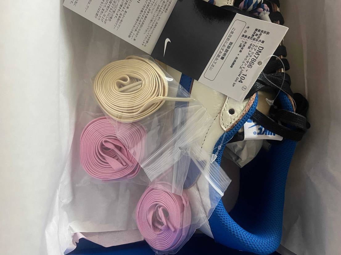 ハズレ引いた笑笑笑笑
青紐ついてない。
ピンク2本笑笑笑笑

これ売った