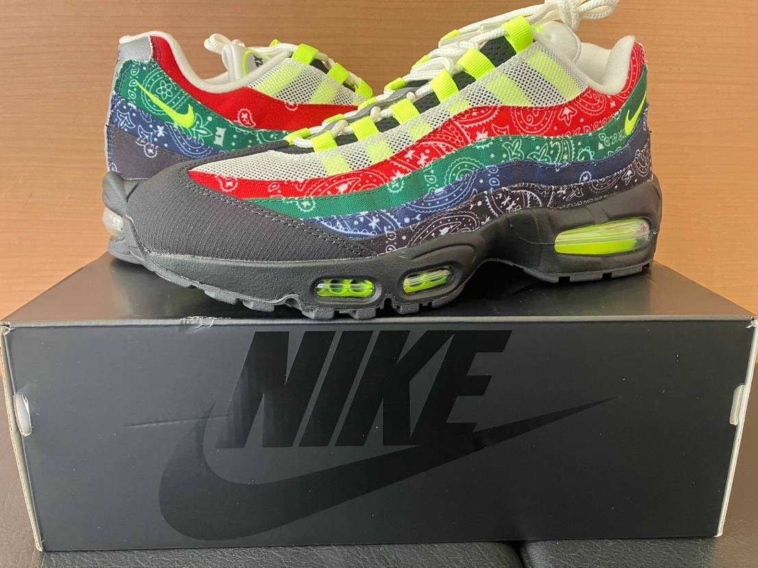 いい具合のケバさだ。